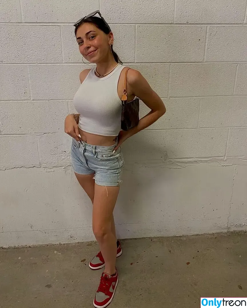 Miranda nude photo #0022 (RadiantMiranda / miranda.rossi / mirandahhmarie / mirandahmarievip)