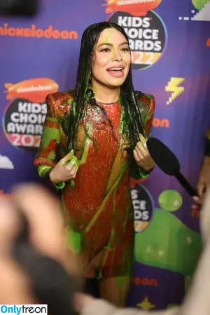 Miranda Cosgrove / MirandaCosgrove / onlyfanssz nude photo #0648