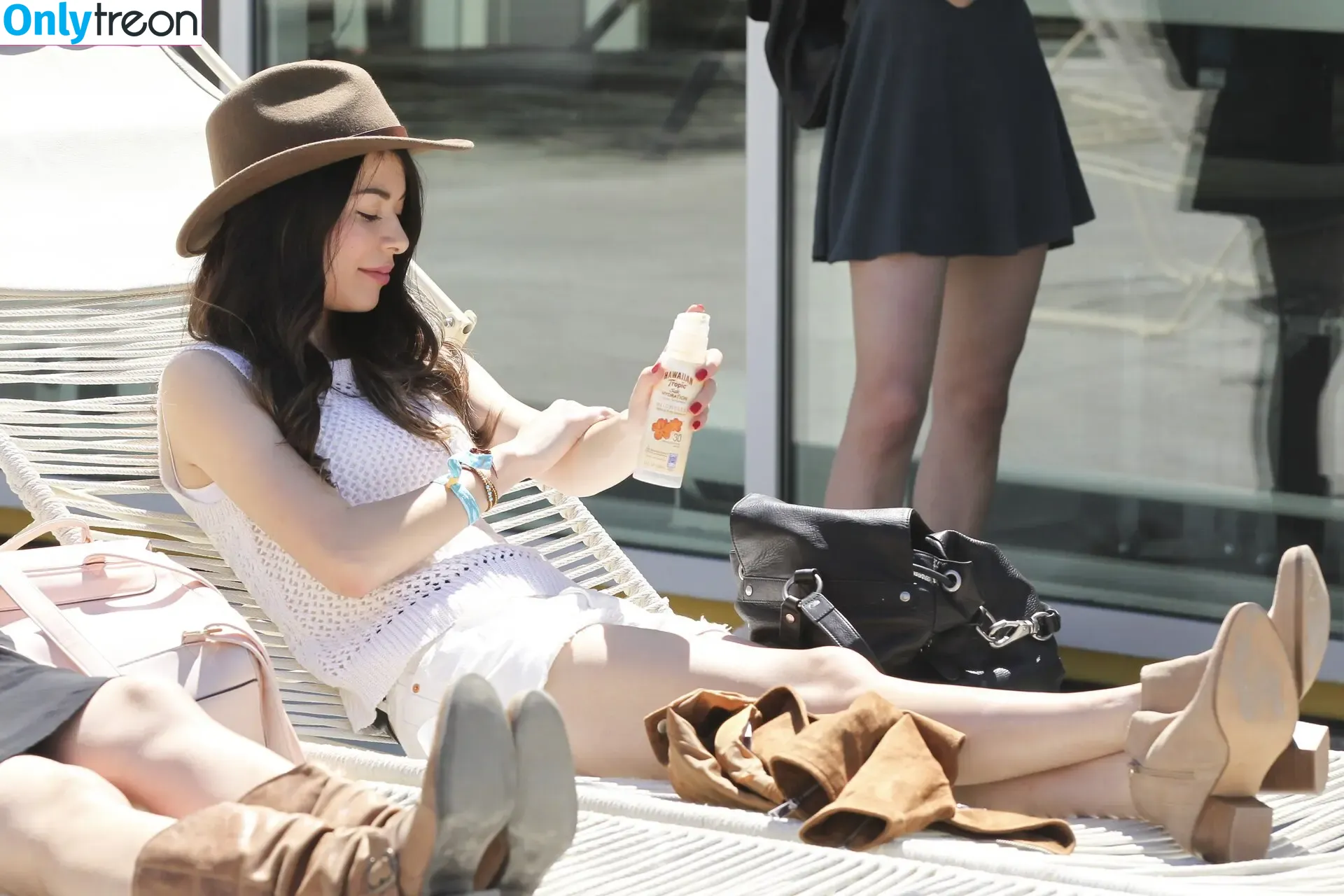 Miranda Cosgrove nude photo #0655 (MirandaCosgrove / onlyfanssz)