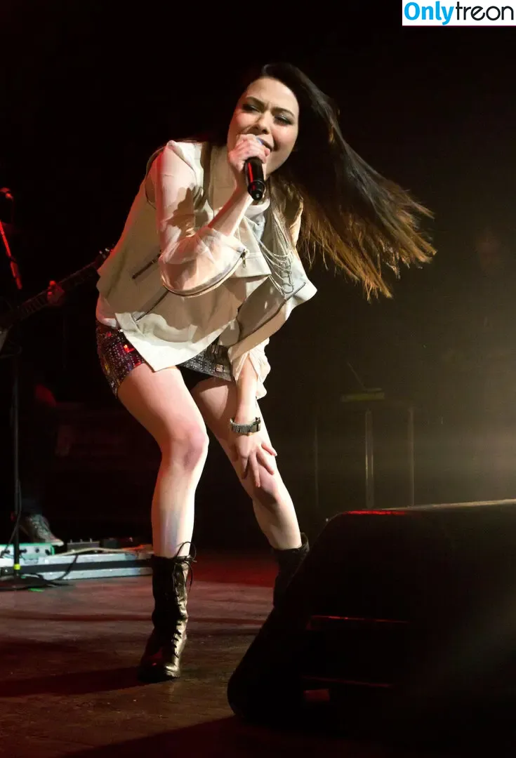 Miranda Cosgrove nude photo #0665 (MirandaCosgrove / onlyfanssz)