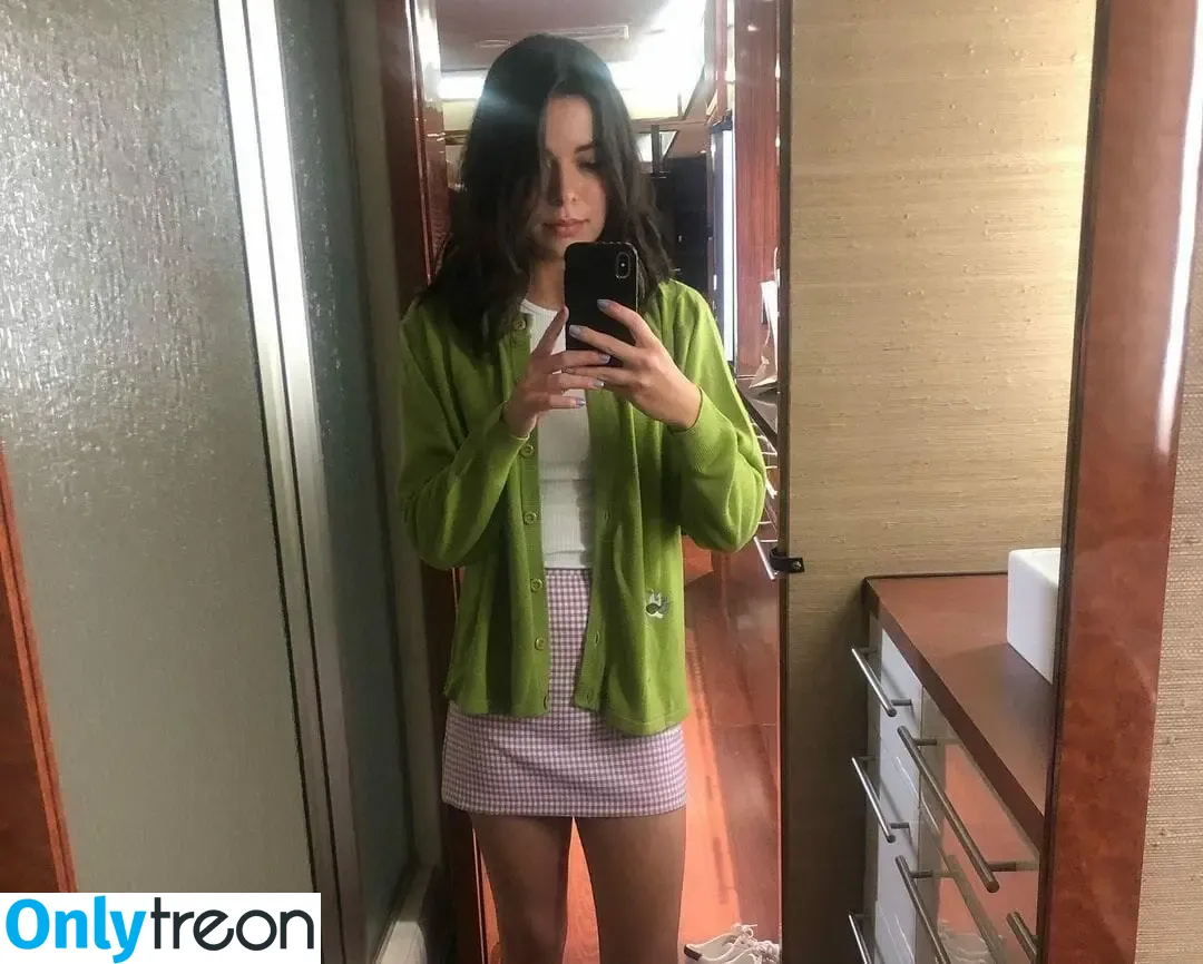 Miranda Cosgrove nude photo #0688 (MirandaCosgrove / onlyfanssz)