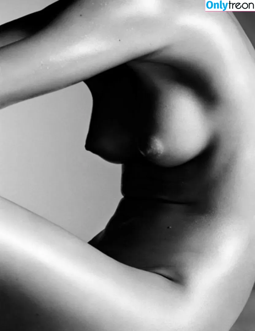 Miranda Kerr nude photo #0133 (mirandakerr / tsmirandakerr)