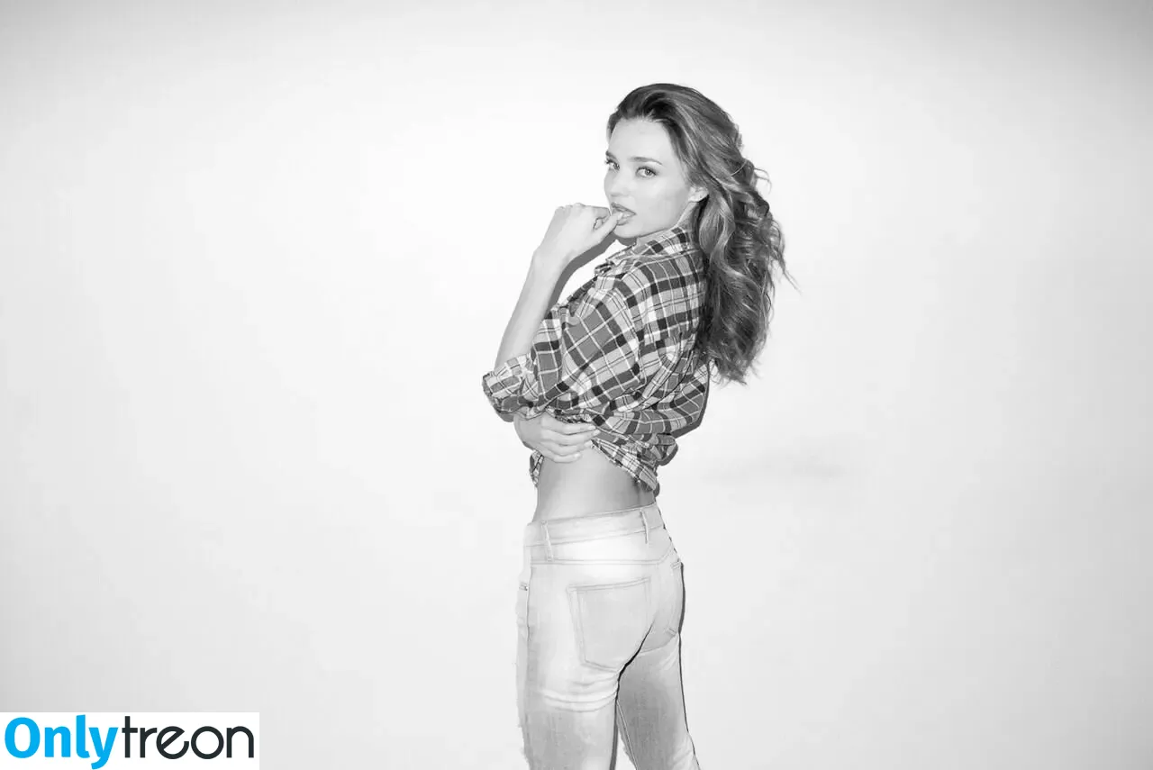 Miranda Kerr nude photo #0419 (mirandakerr / tsmirandakerr)