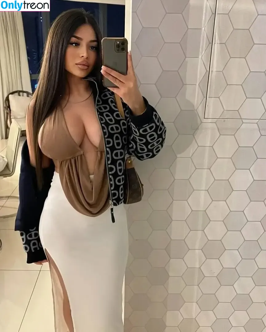 Miriam nude photo #0074 (miriamxx_x / miriamyva / miriitah)
