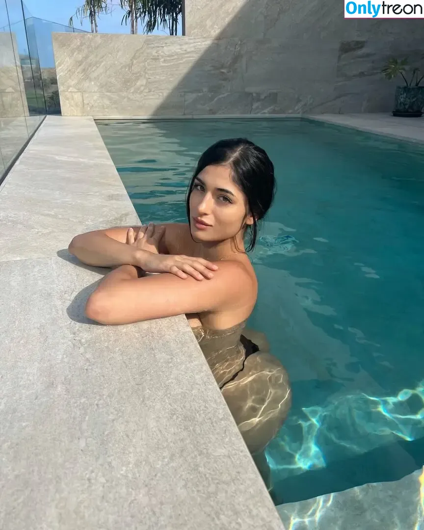 Miriam nude photo #0109 (miriamxx_x / miriamyva / miriitah)
