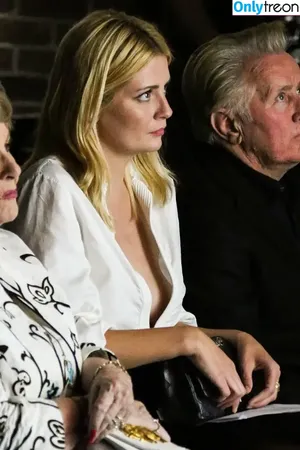 Mischa Barton / mischabarton nude photo #0223
