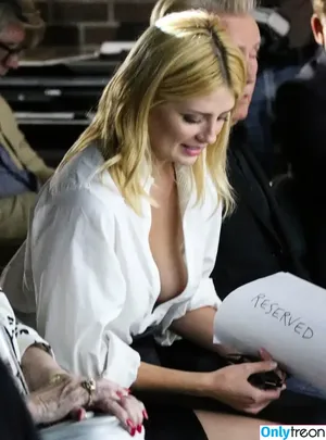 Mischa Barton / mischabarton nude photo #0224
