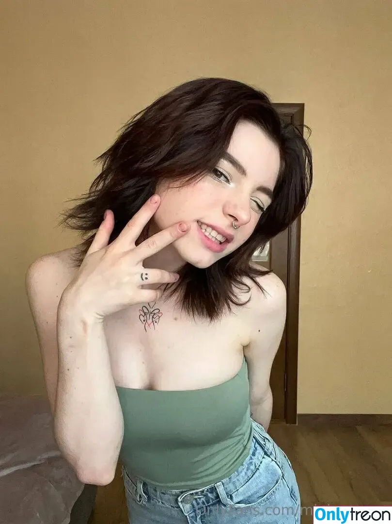 mishelmin nude photo #0004 (mymychaelyn)