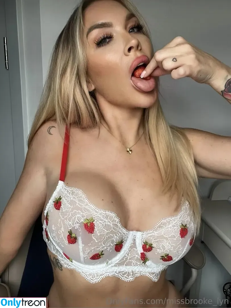 Miss Brookelyn nude photo #0019 (Miss Brookelyn)