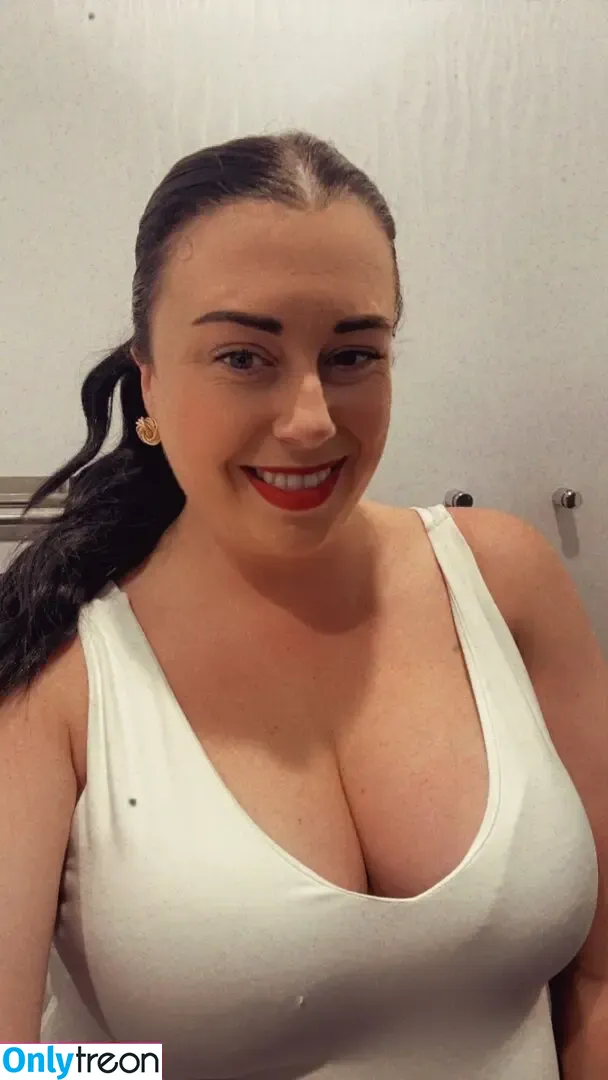 Miss Holly nude photo #0064 (hollyrixonx / misshollyberry / misshollythelabel)