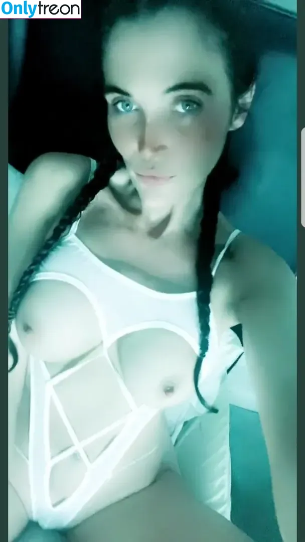 Miss Jessicaj nude photo #0007 (missjessica28)