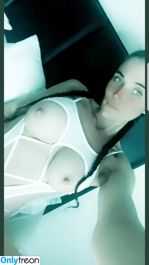 Miss Jessicaj nude photo #0008 (missjessica28)