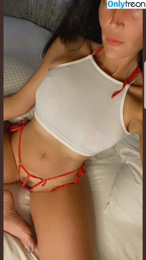 Miss Jessicaj nude photo #0015 (missjessica28)