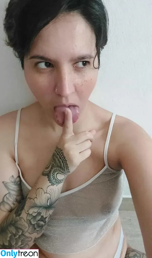 Miss Laia nude photo #0045 (laiathemiss / miss.laia)