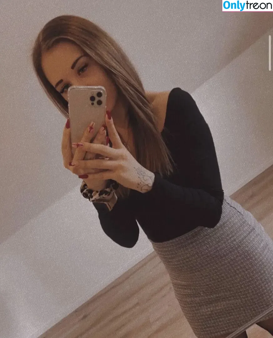 Miss_Vanniii nude photo #0005 (marillovv...)