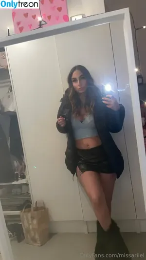 missariiel / Miss Ariel / babyguuurl77 / babyywenus / missarieel nude photo #0024