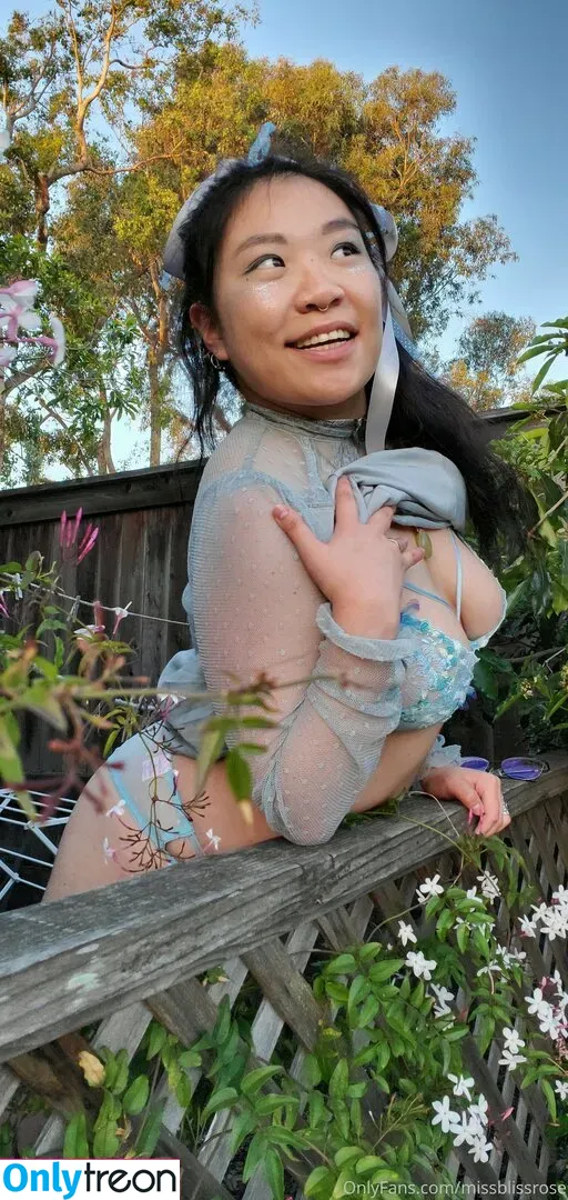 Missblissrose nude photo #0013 (Missblissrose)