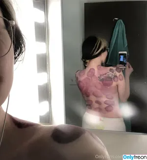 missbossy / missbossy.ig nude photo #0004