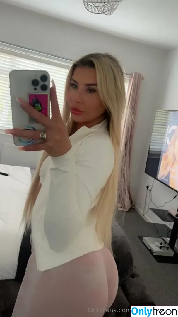 missbrownxo nude photo #0208 (missbrown1xo)