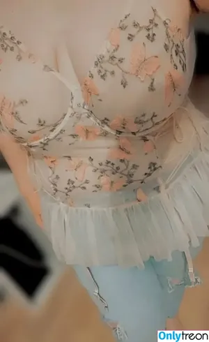 misscharliestoybox / theregowhitneyyyy nude photo #0042