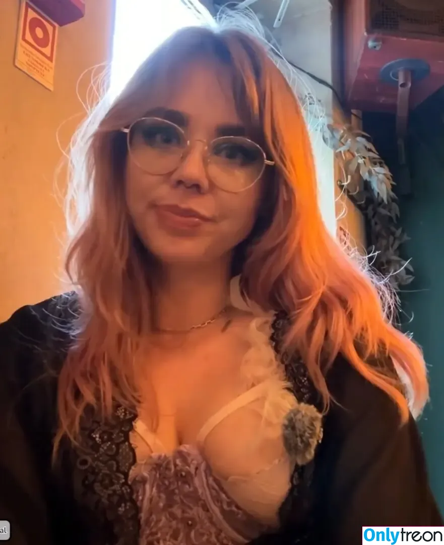 Misscoookiez nude photo #0502 (misscoco2k20)