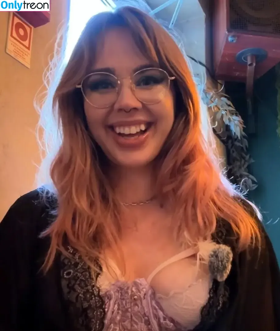 Misscoookiez nude photo #0504 (misscoco2k20)
