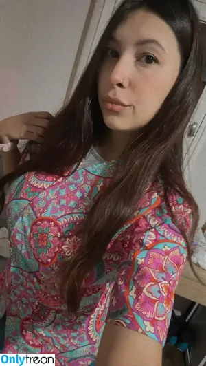 missdaphne / missdaphne.co nude photo #0002