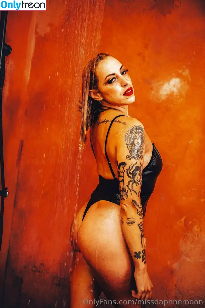 missdaphnemoon nude photo #0020 (missdaphnemoon)