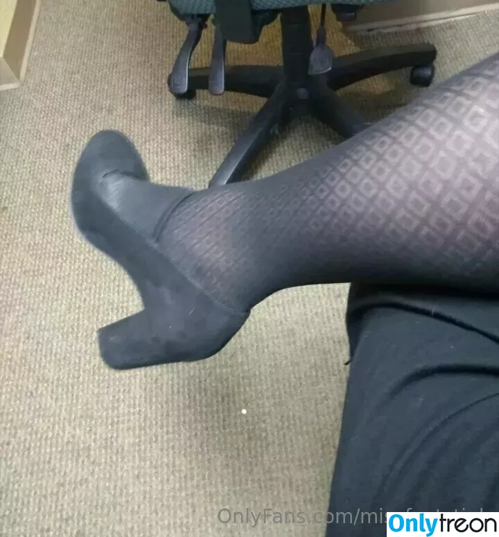 missfeetstink nude photo #0003 (missthoastink92)