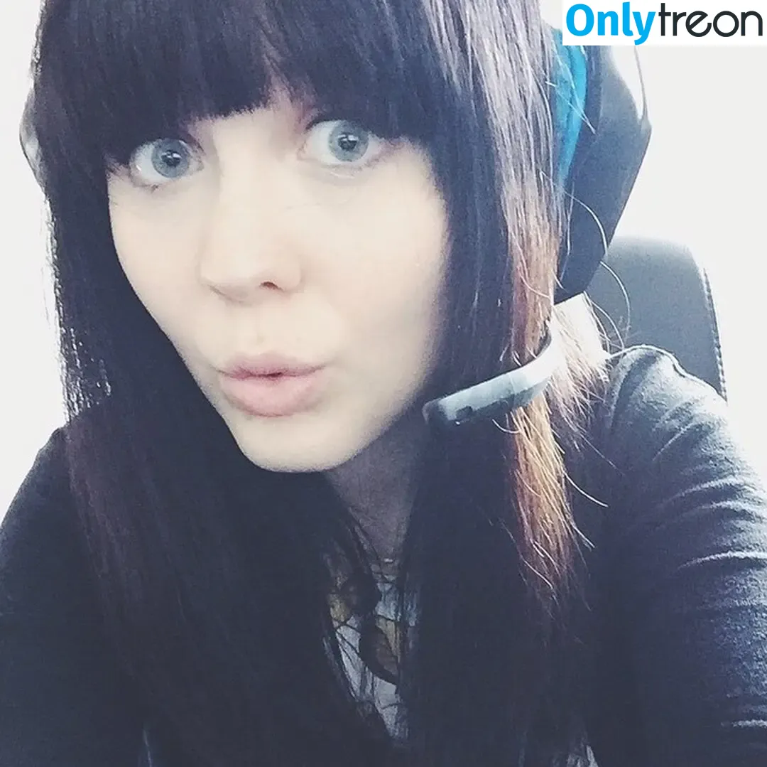 MissGLaDOS / dieamelie_ nude photo #0001 (dieamelie_)