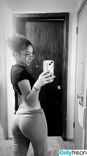 misshaveitherway / theonlymyya nude photo #0002