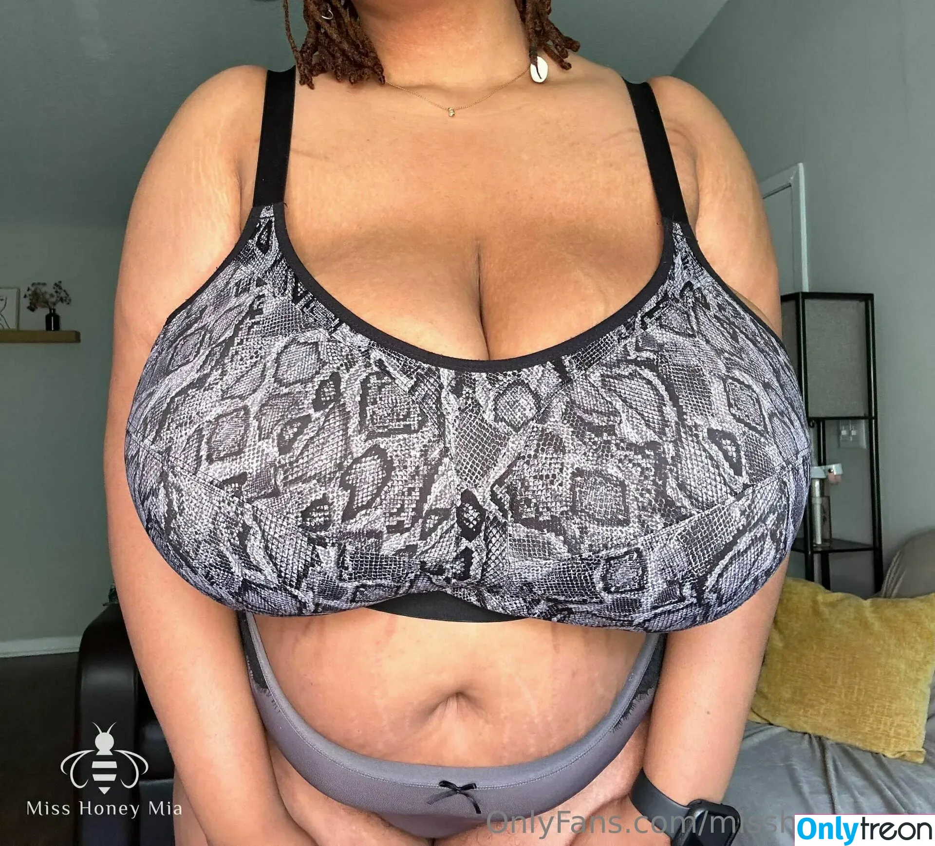 misshoneymia nude photo #0145 (misshoney_mia)