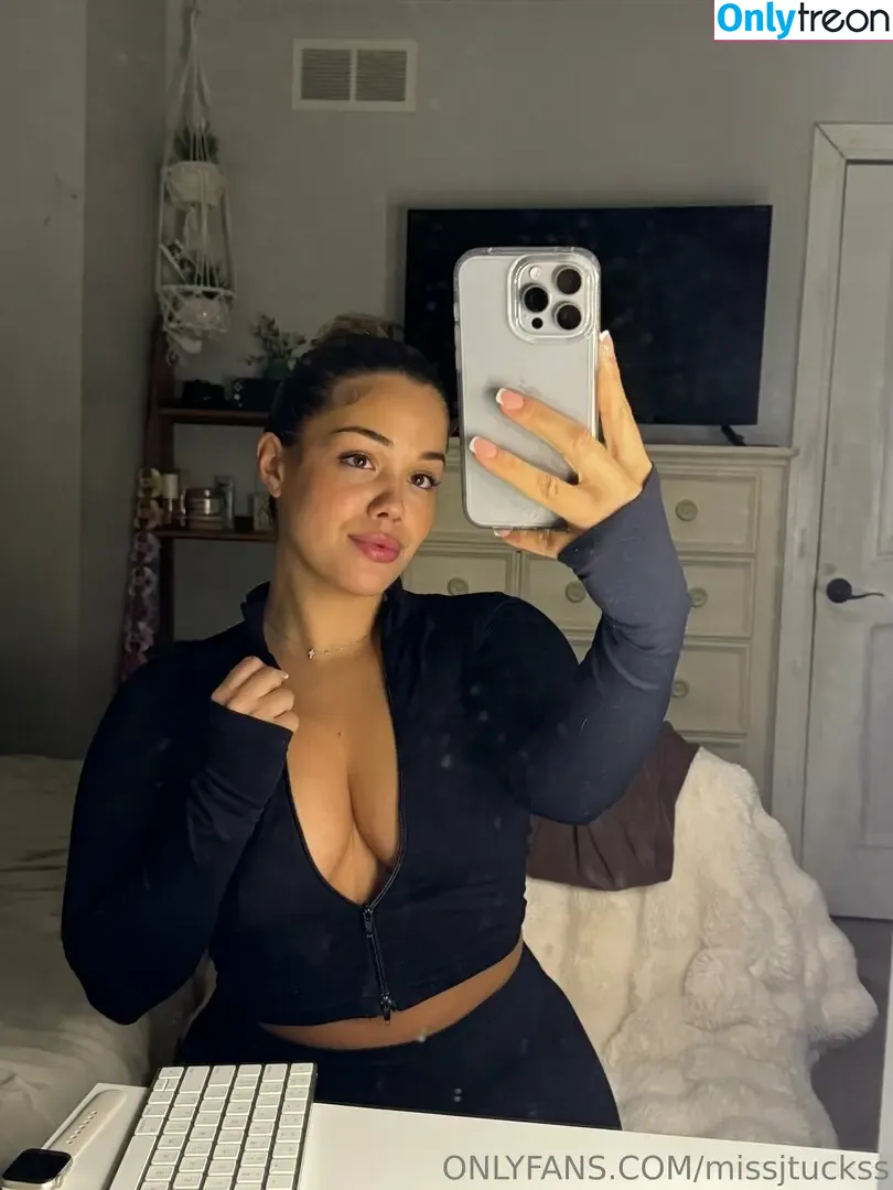 missjtuckss nude photo #0003 (missjtuckss)