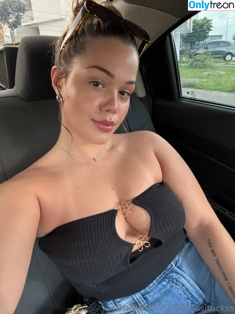 missjtuckss nude photo #0013 (missjtuckss)