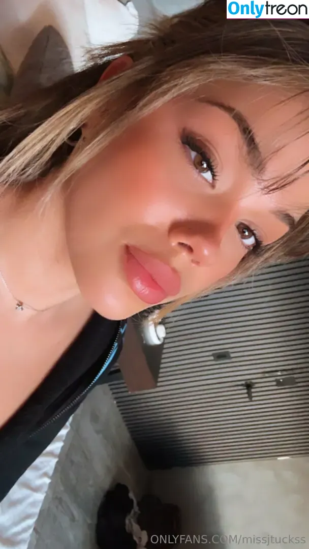 missjtuckss nude photo #0023 (missjtuckss)