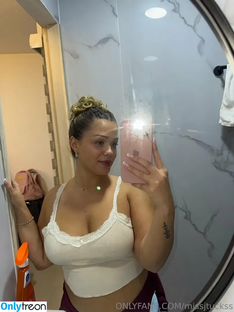 missjtuckss nude photo #0033 (missjtuckss)