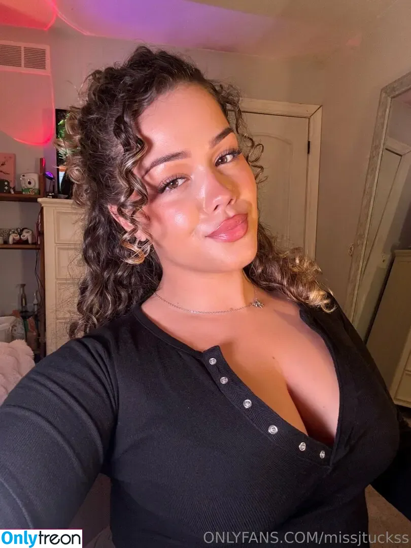 missjtuckss nude photo #0106 (missjtuckss)