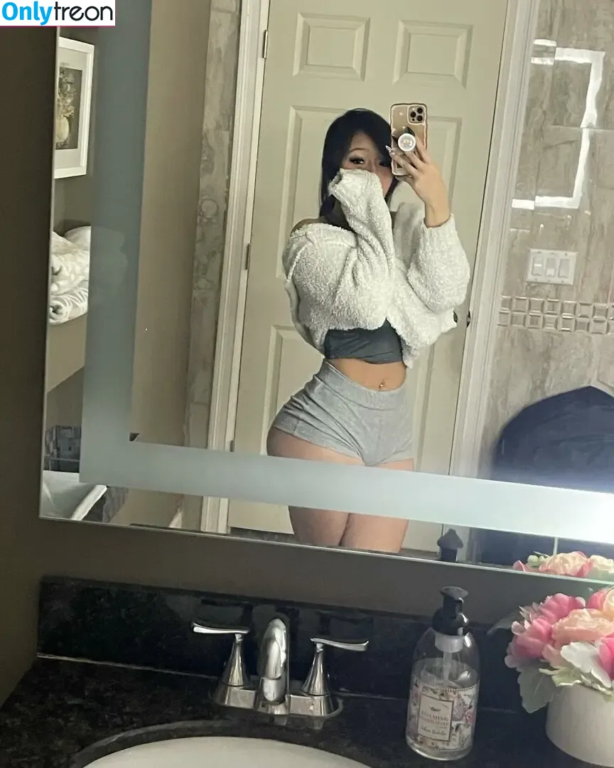 Misskatiecyh nude photo #0009 (Misskcyh)