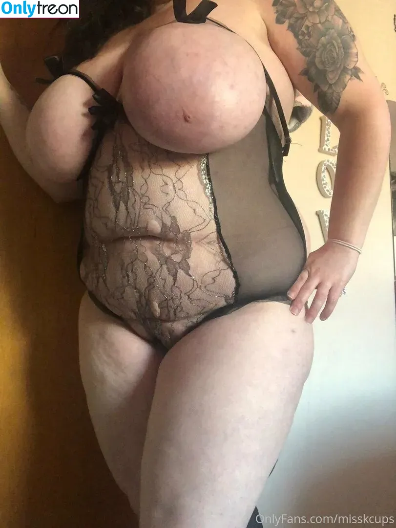 misskcups nude photo #0018 (misskofficial)