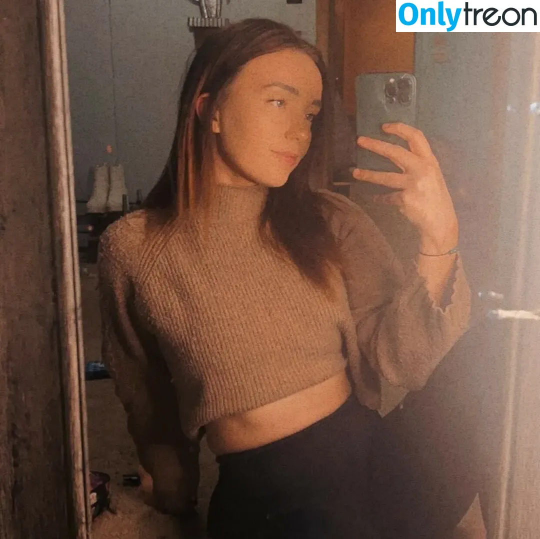misskittyy2.0 nude photo #0003 (KaylynnKienitz / _misskittyy)