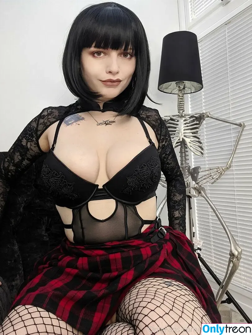missmarilynxx nude photo #0067 (margotthr0bbie)