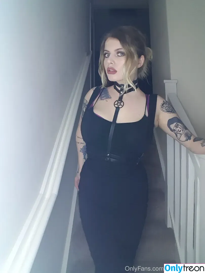 missmarilynxx nude photo #0378 (margotthr0bbie)