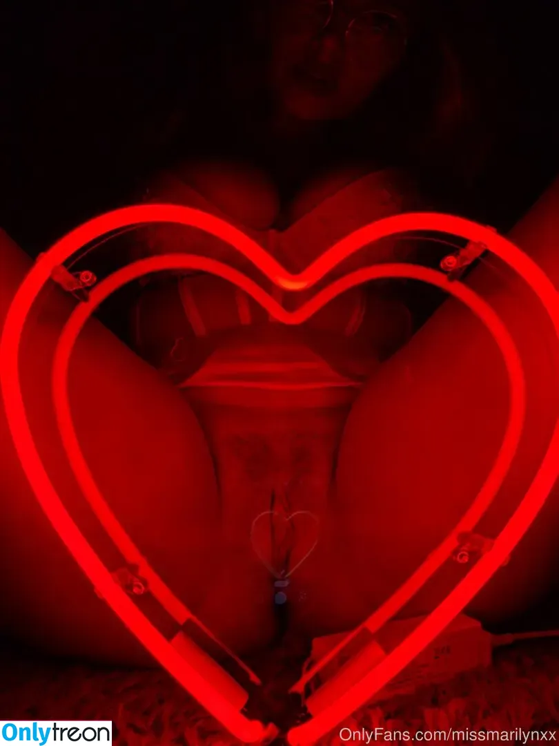 missmarilynxx nude photo #0426 (margotthr0bbie)