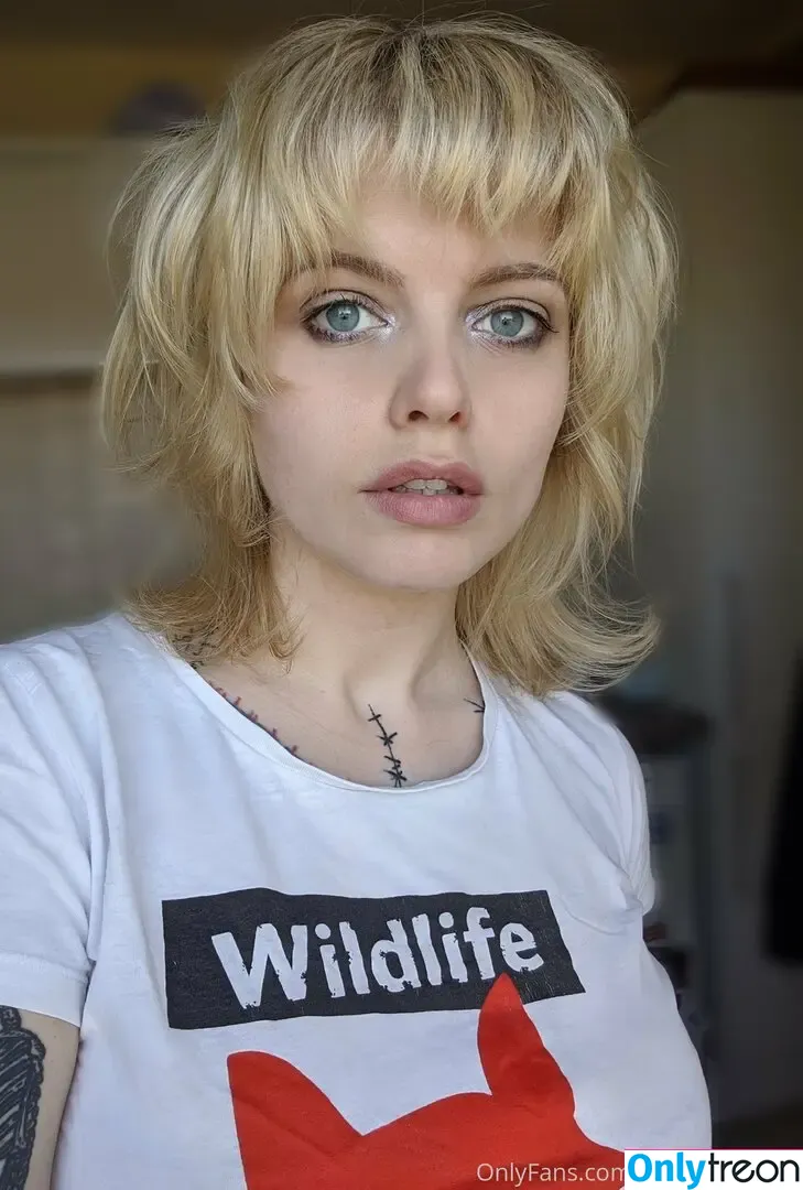 missmarilynxx nude photo #0525 (margotthr0bbie)