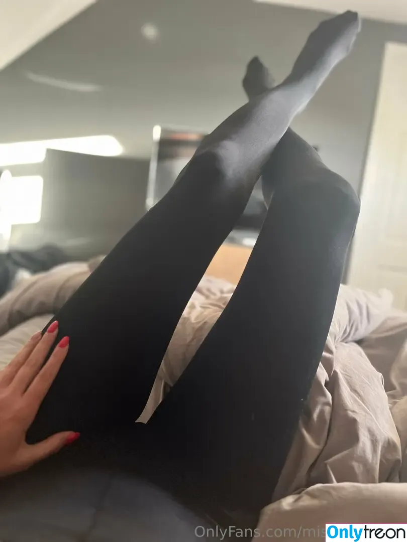misspantyhoe nude photo #0008 (miss.tights)