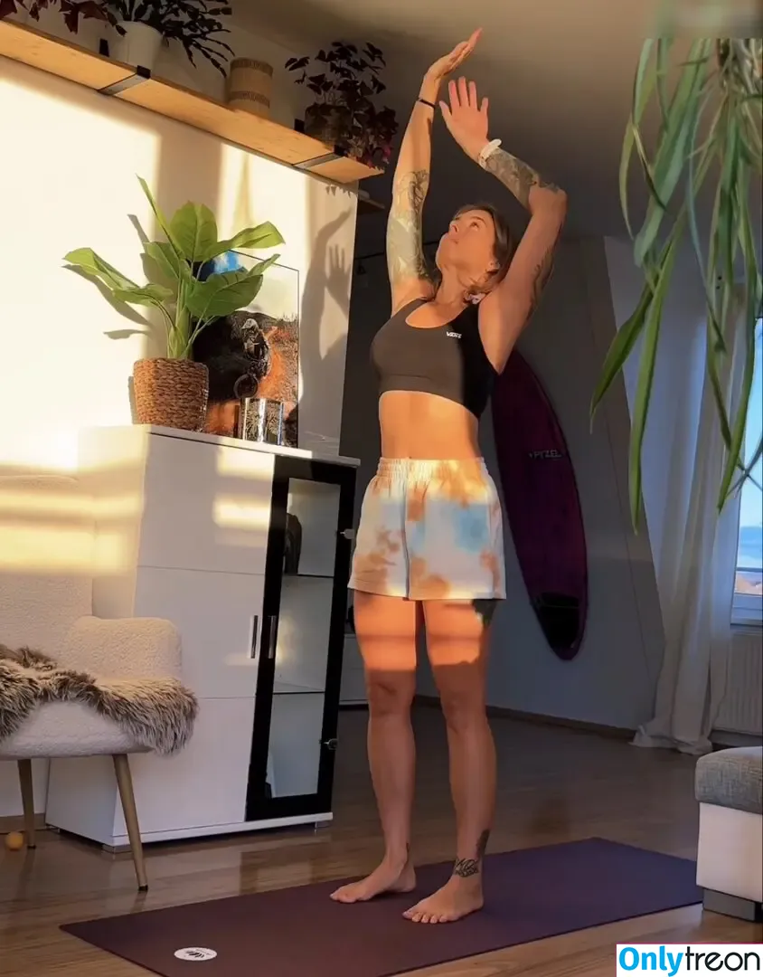 MissPeaches nude photo #0002 (miss.peaches)