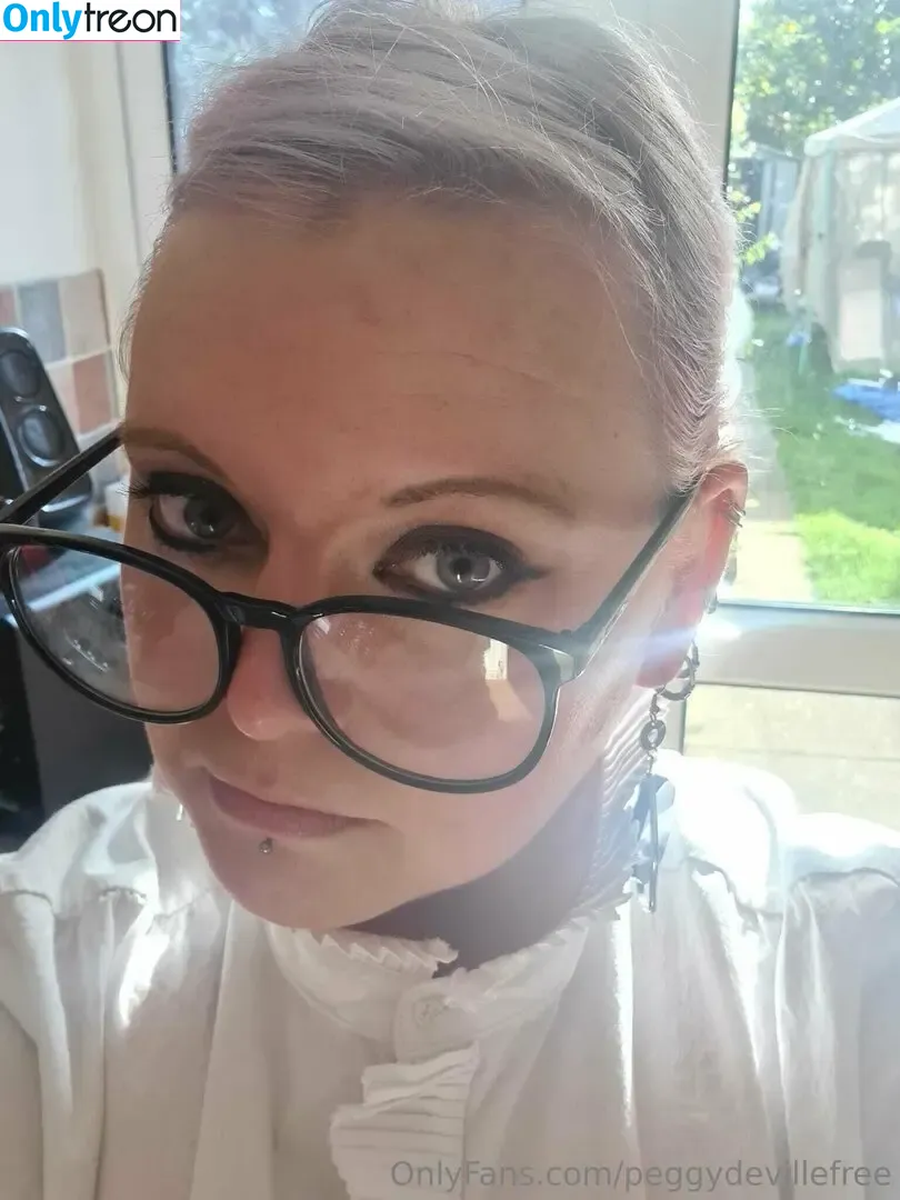 misspeggydeville nude photo #0004 (misspelledevil)
