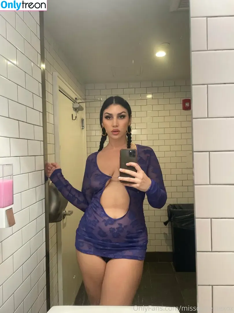 MissQueenieXOX nude photo #0272 (missqueeniexo / missqueeniexoxo)