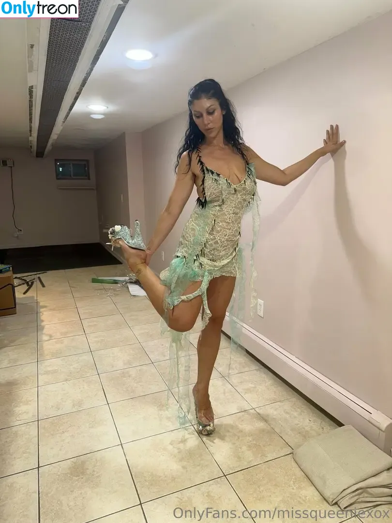 MissQueenieXOX nude photo #0304 (missqueeniexo / missqueeniexoxo)