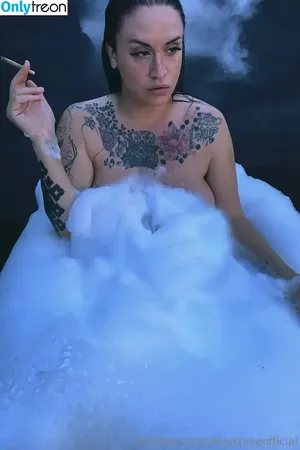  nude photo #0002